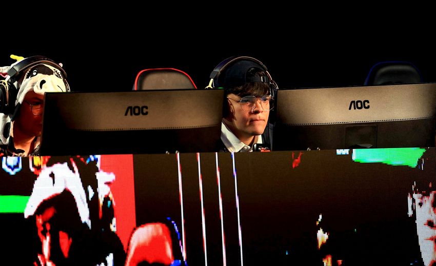 The Komanche Solution: Just How Casino Site Streams Improved Squid Craft Success The Komanche Solution: Just How Casino Site Streams Improved Squid Craft Success